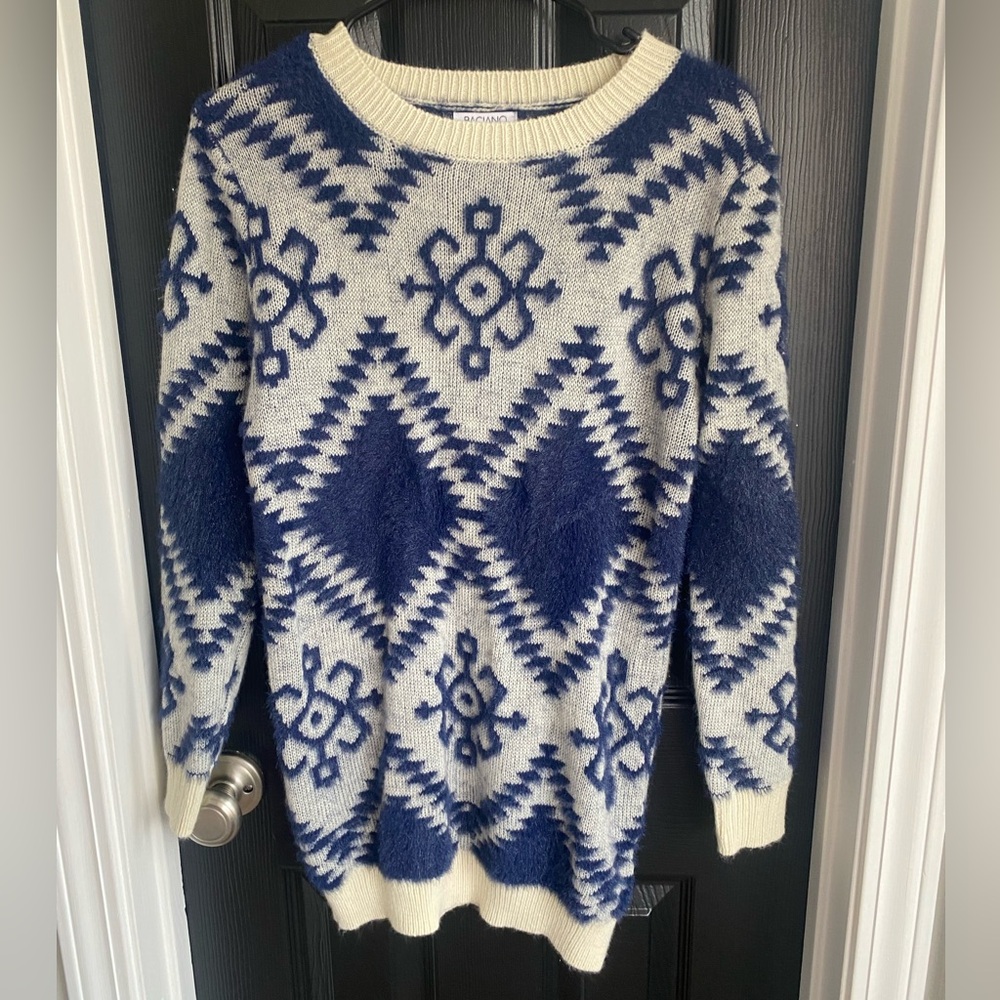 Baciano Navy & Cream Aztec Print Fuzzy Sweater-Size M